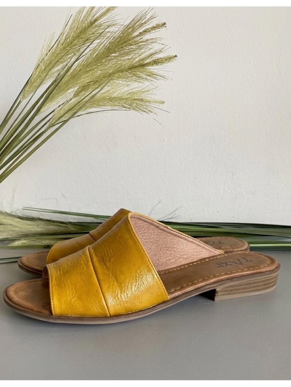Taxi Sheena Mustard Slip On Vegan Sandals Sz 10​